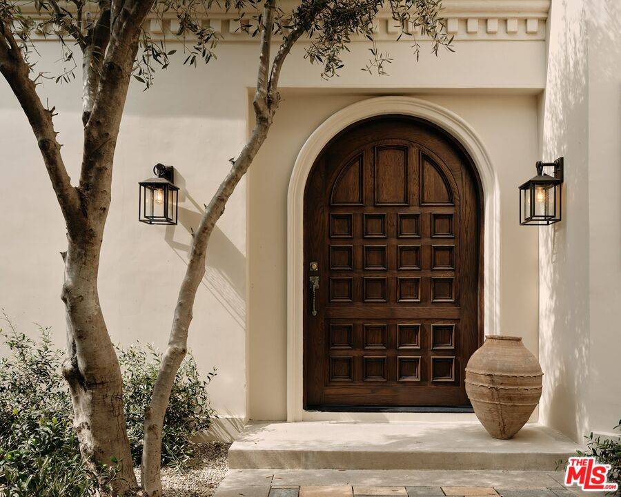 Los Angeles, CA 90046,2795 La Castana Dr