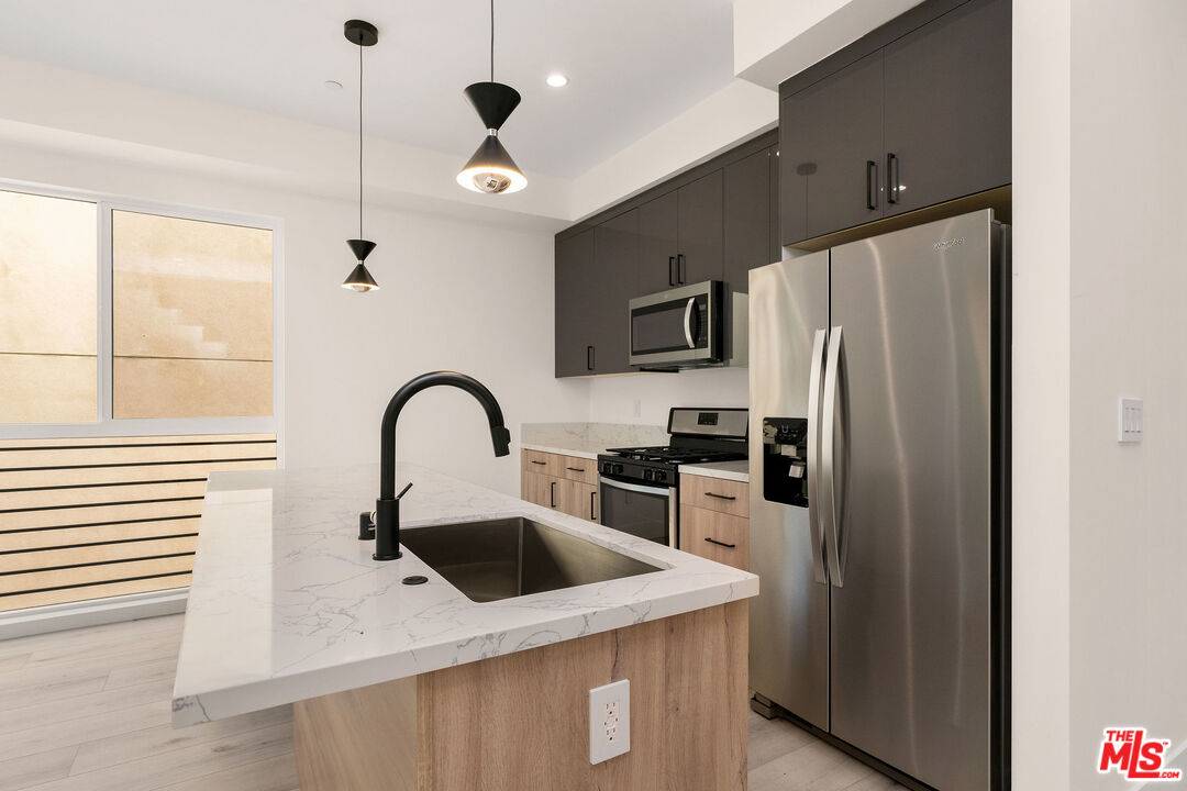 Sherman Oaks, CA 91411,15328 Weddington ST