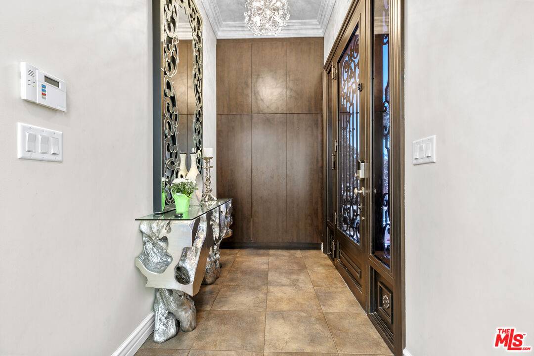 Burbank, CA 91501,1016 E Verdugo Ave