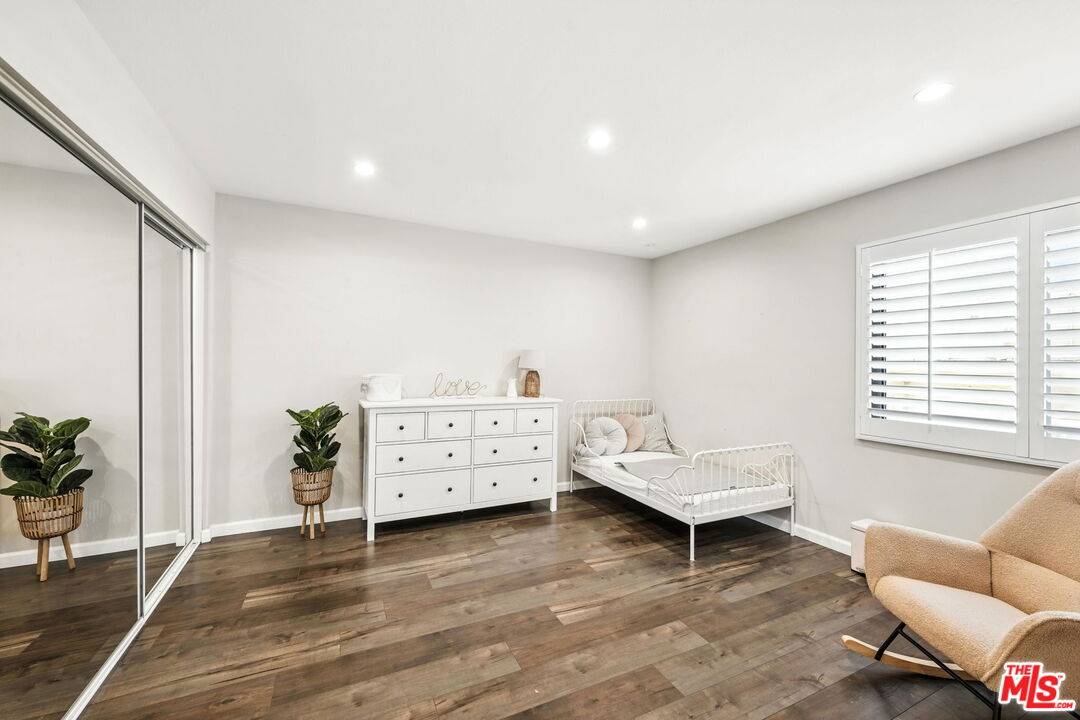 Sherman Oaks, CA 91401,13412 Burbank Blvd #3