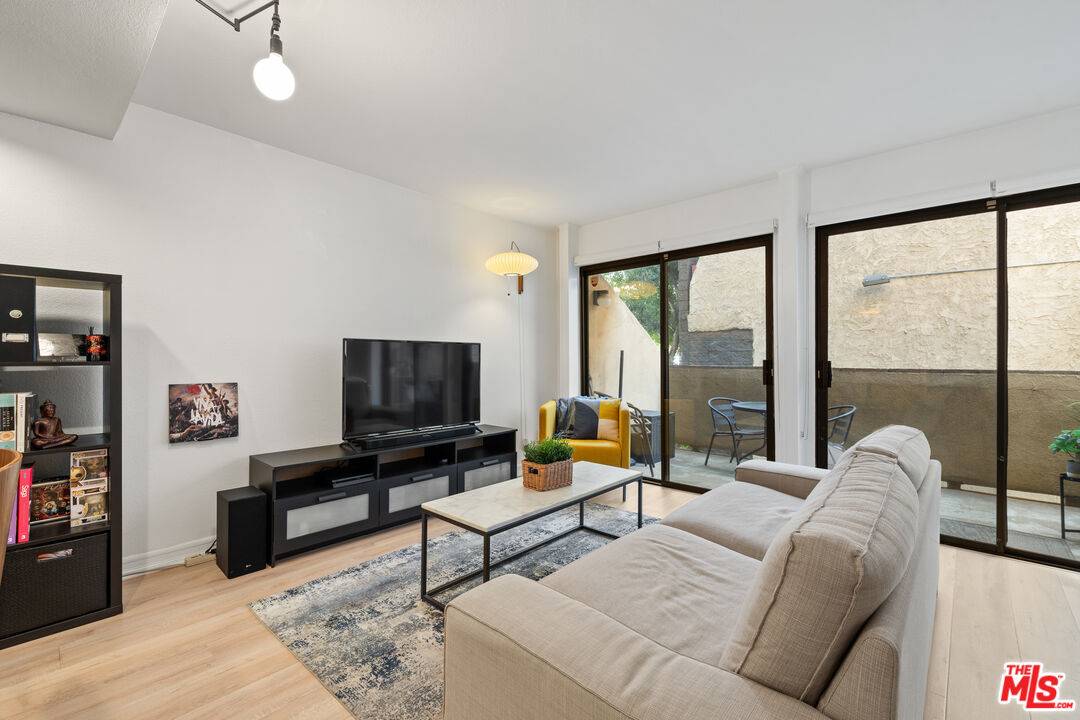 Glendale, CA 91203,350 Burchett St #101