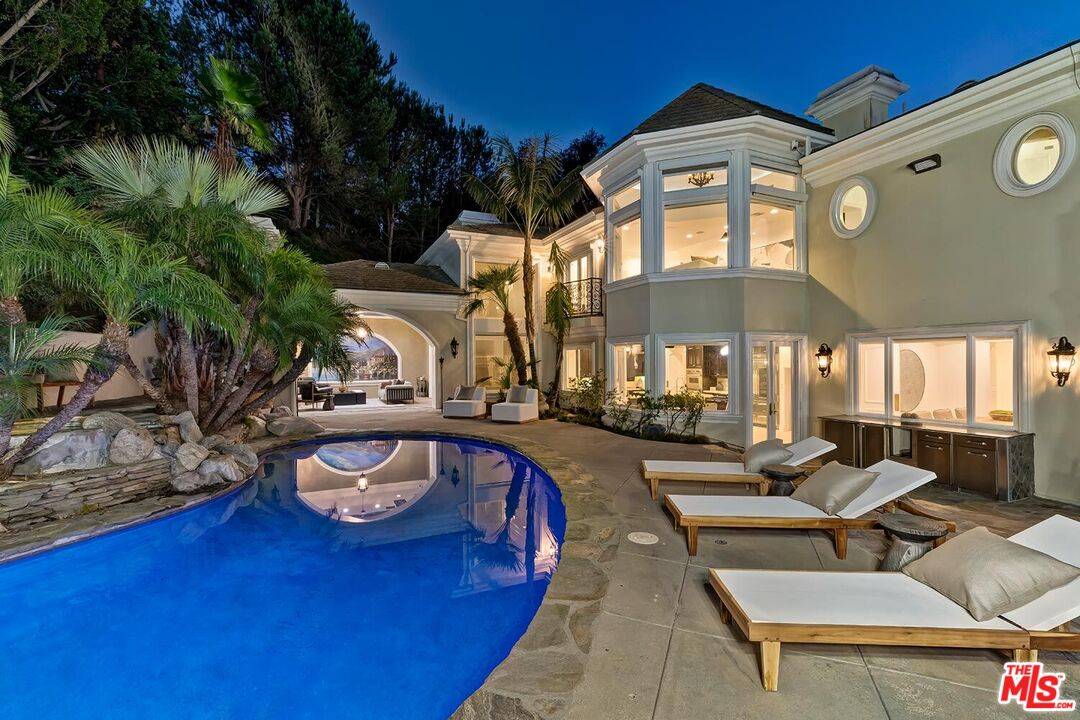 La Canada Flintridge, CA 91011,732 Saint Katherine Dr