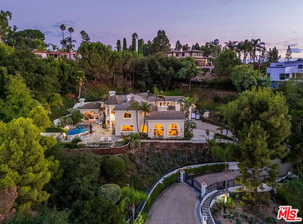 La Canada Flintridge, CA 91011,732 Saint Katherine Dr