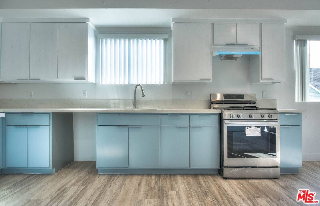 Los Angeles, CA 90037,4308 S Normandie Ave