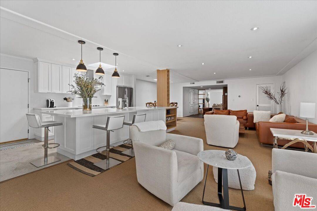 Sherman Oaks, CA 91423,5050 Coldwater Canyon Ave #310