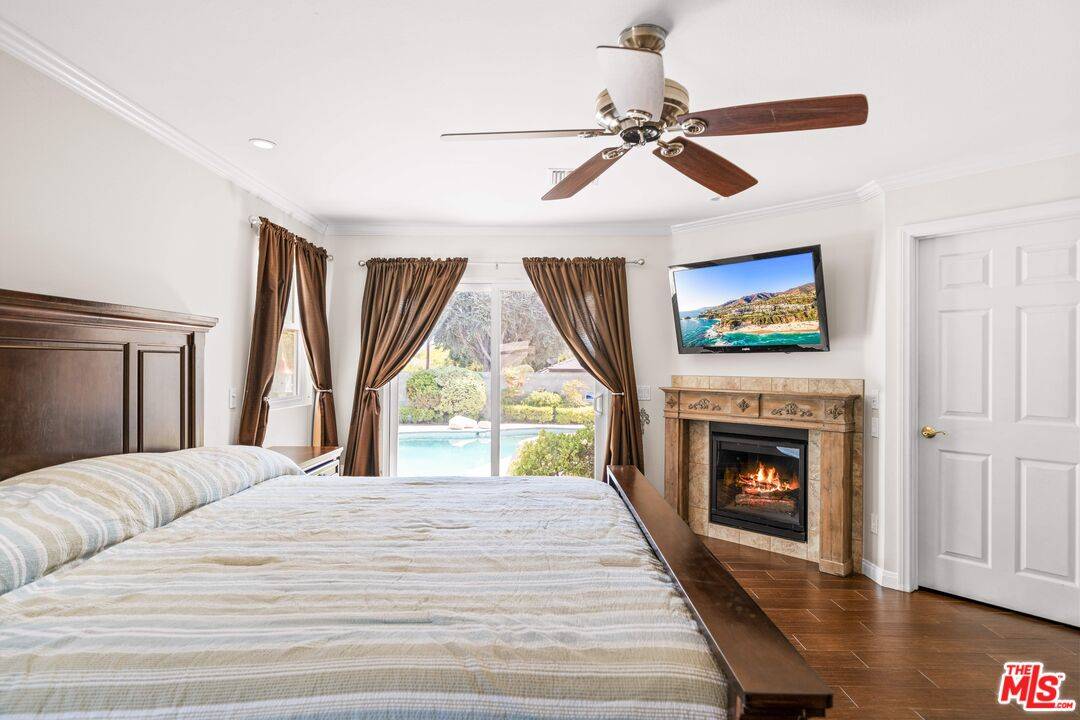 Porter Ranch, CA 91326,11144 Viking Ave