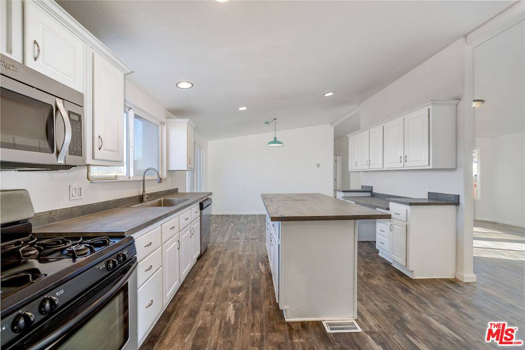 Big Bear City, CA 92314,45999 South Dr