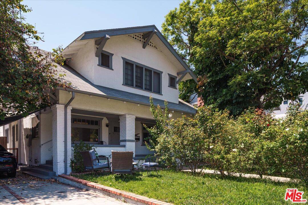 Los Angeles, CA 90028,1807 N Van Ness Ave