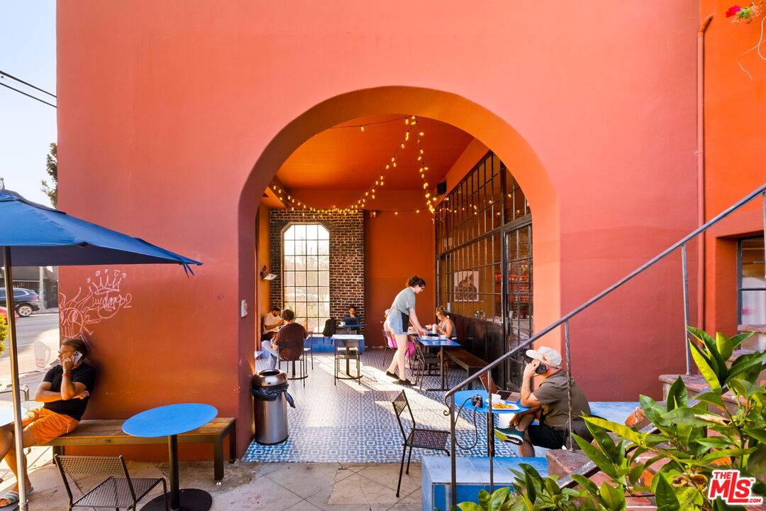 Los Angeles, CA 90029,3924 W Sunset Blvd #1