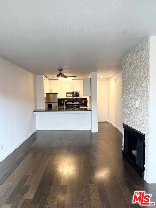 West Hollywood, CA 90048,141 S Clark Dr #524