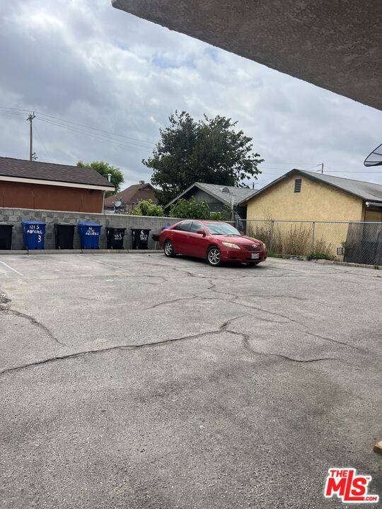 Los Angeles, CA 90006,1215 S Ardmore Ave #2