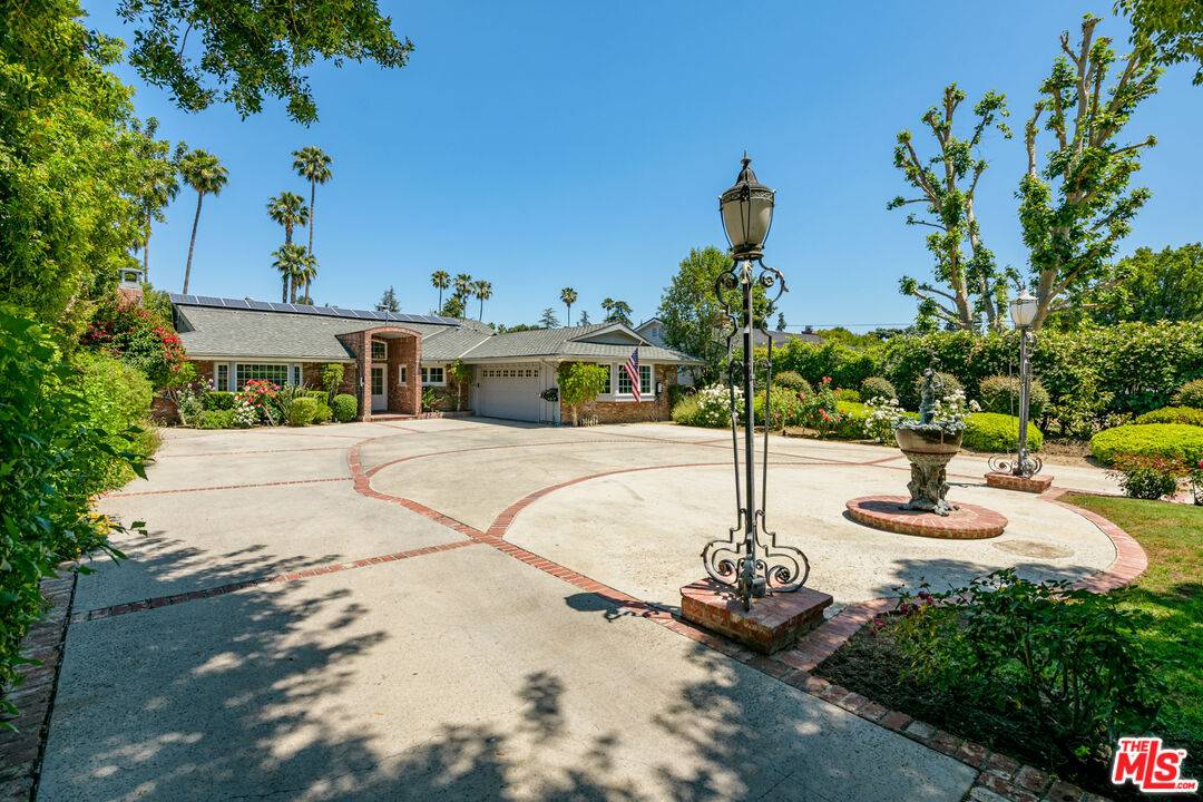 Sherwood Forest, CA 91325,8760 White Oak Ave