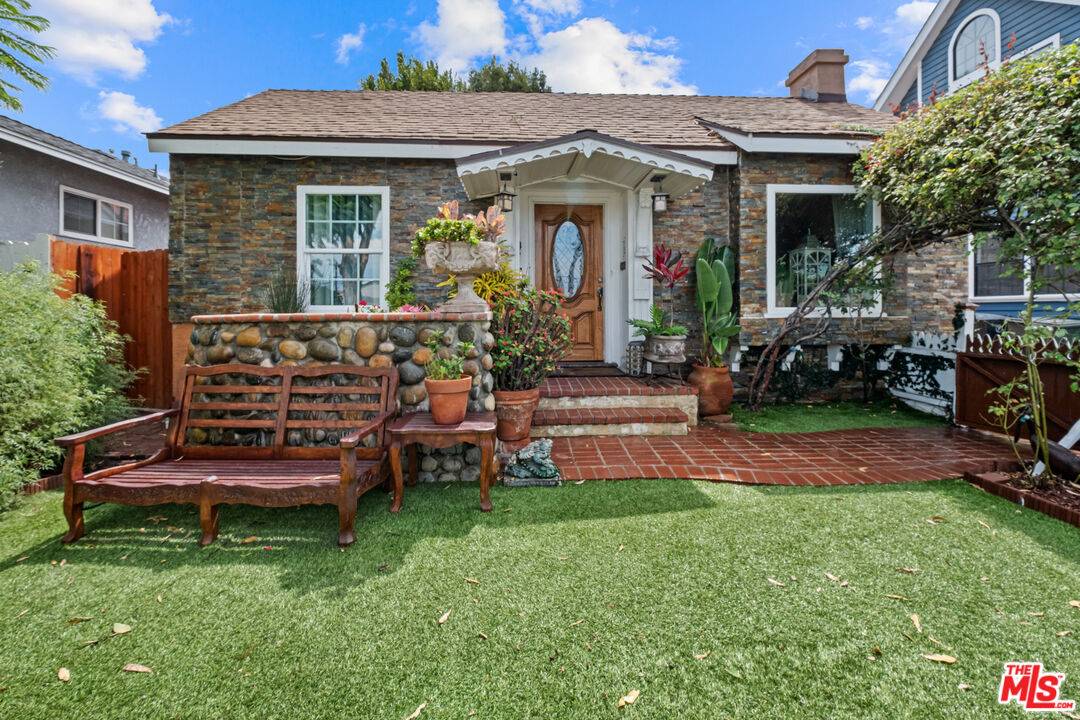 Torrance, CA 90503,2558 Torrance Blvd