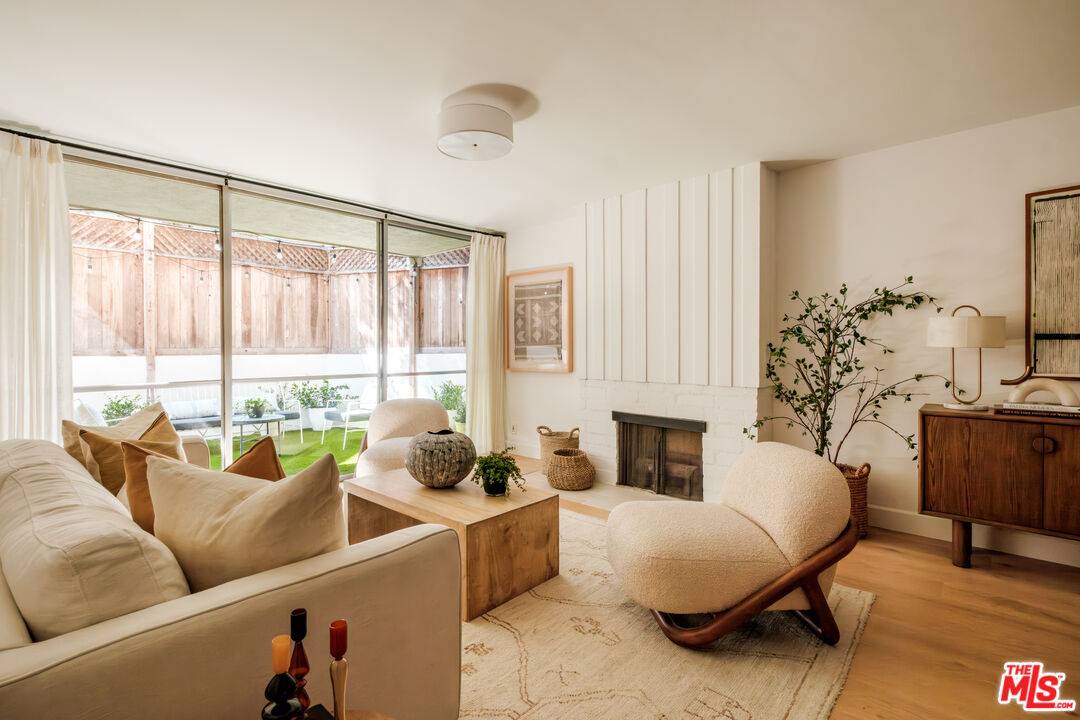 Culver City, CA 90230,6305 Green Valley Cir #111