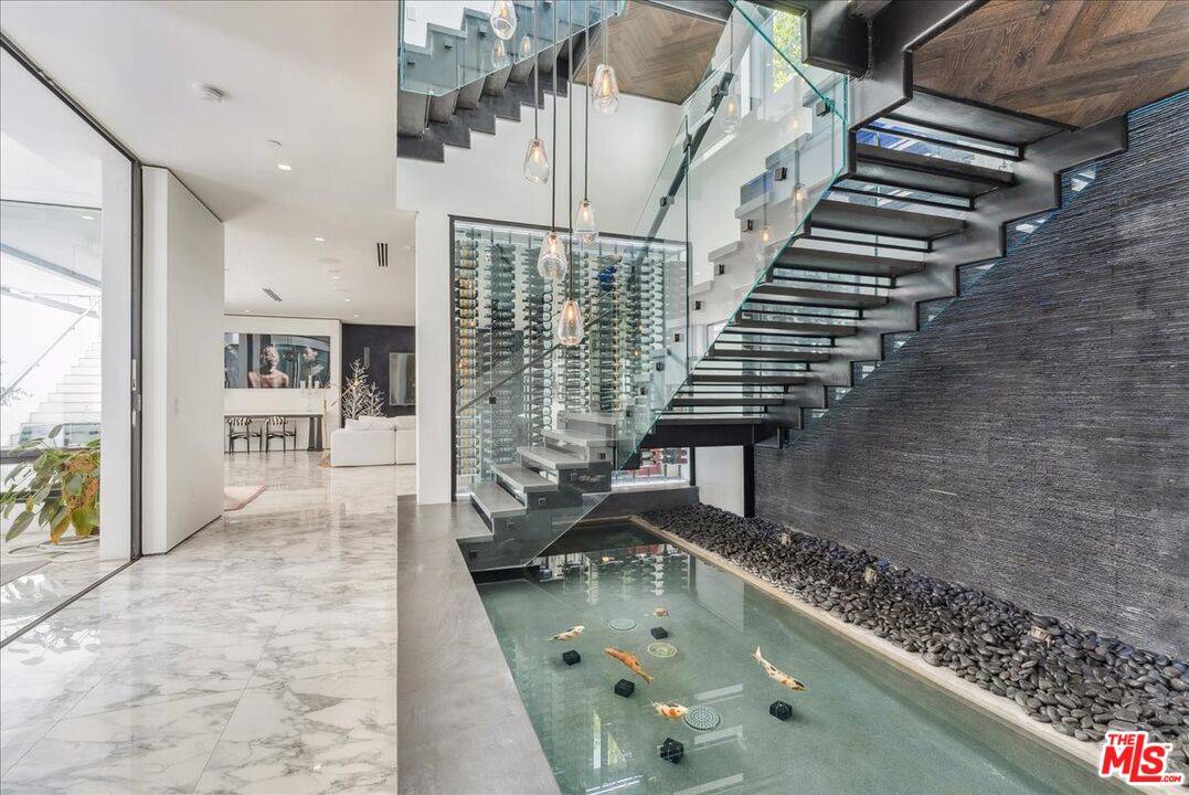 Beverly Hills, CA 90211,213 S La Peer Dr