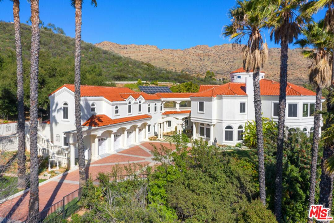 Westlake Village, CA 91362,5679 White Cloud Cir