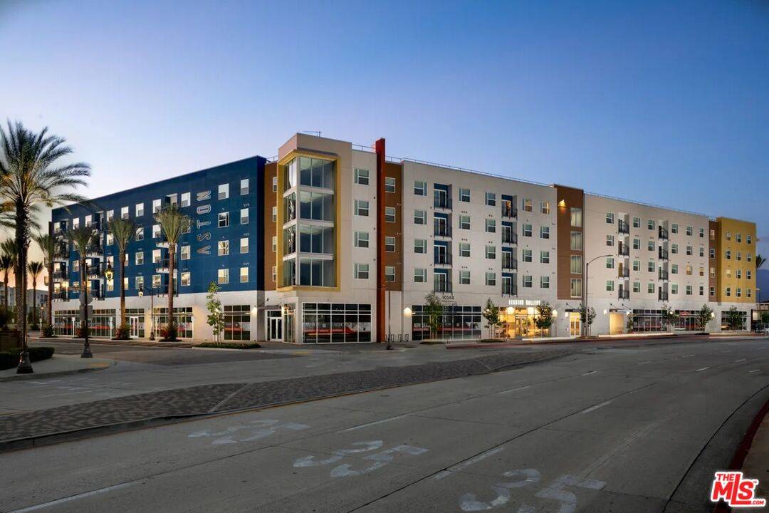 El Monte, CA 91731,10568 Promenade Gateway #422