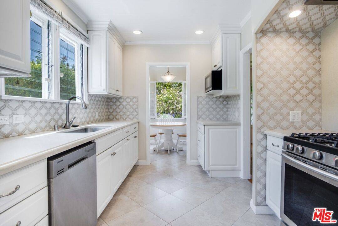 Los Angeles, CA 90024,10514 Rochester Ave