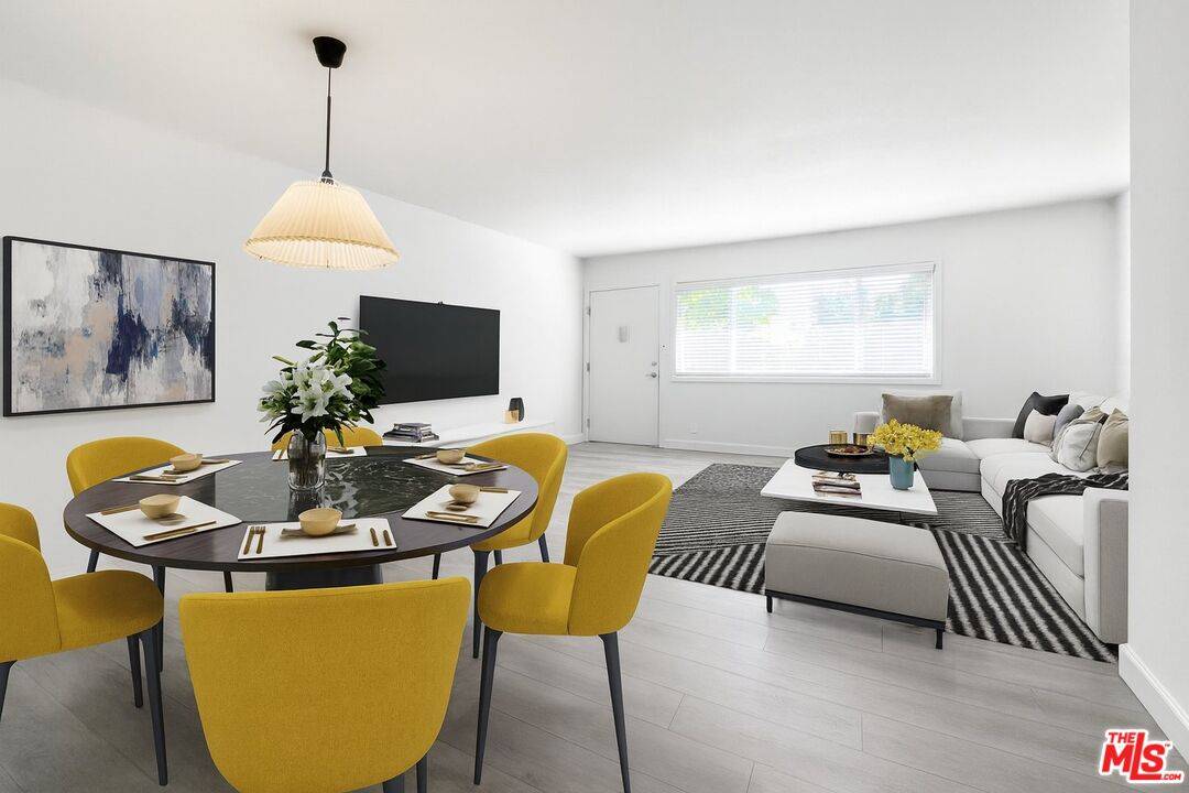 Los Angeles, CA 90019,1446 S COCHRAN AVE #3A