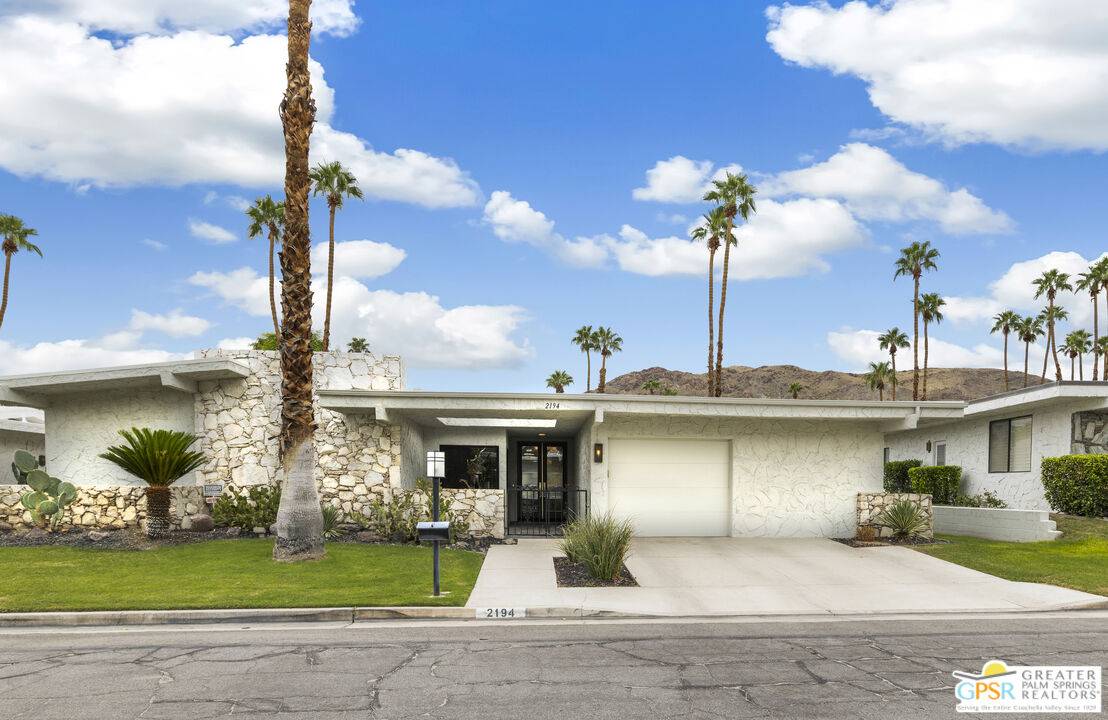 Palm Springs, CA 92264,2194 S La Paz Way