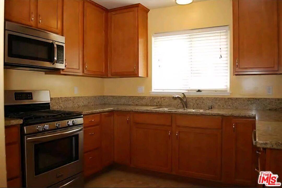 Reseda, CA 91335,18842 Lemay St