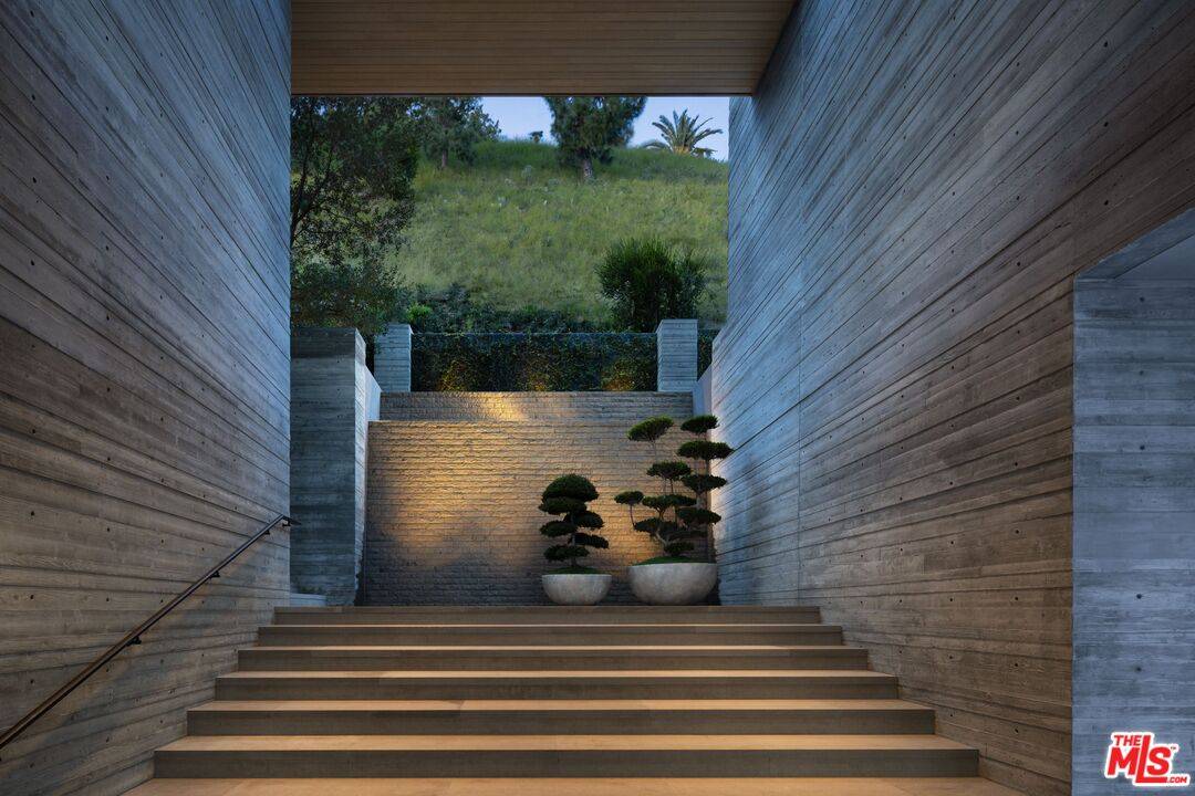 Los Angeles, CA 90046,7661 Curson Ter