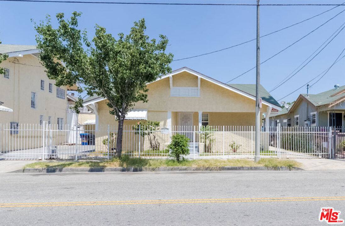 Los Angeles, CA 90037,3876 S Budlong Ave