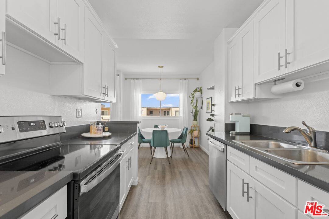Encino, CA 91316,5414 Newcastle Ave #50