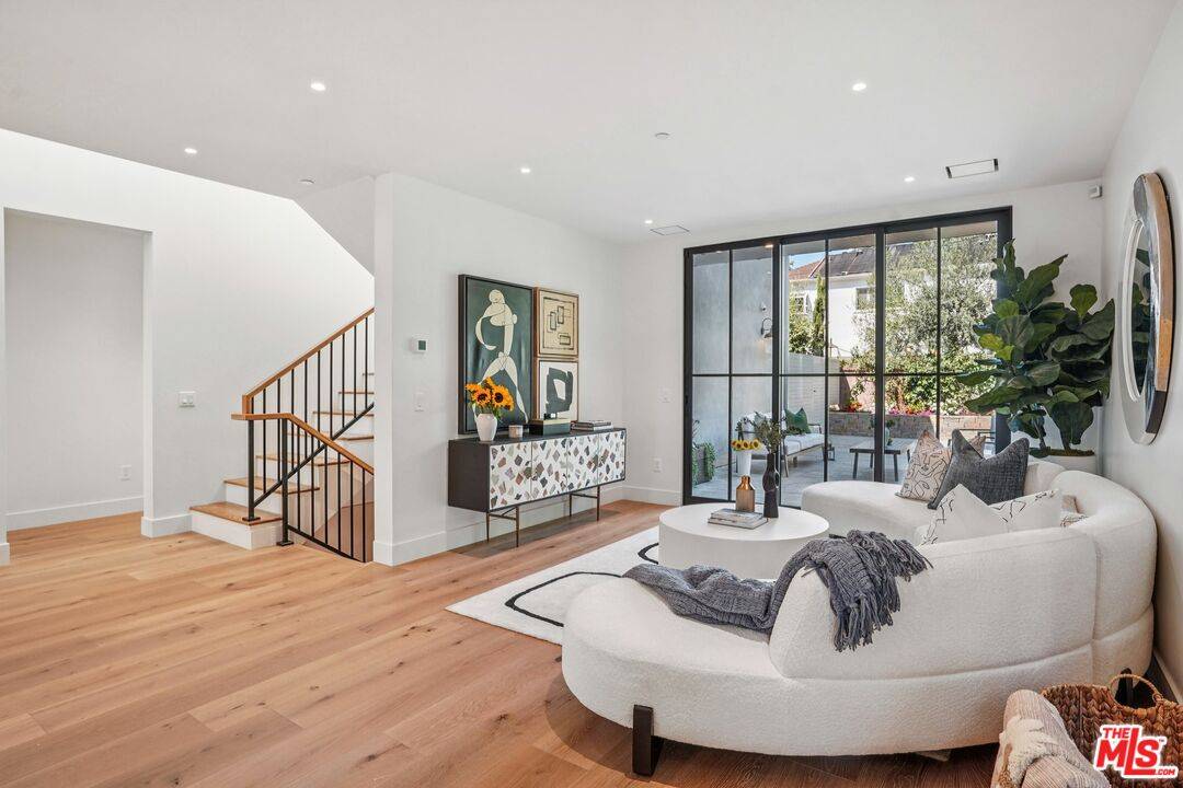 Culver City, CA 90066,4034 Coolidge Ave