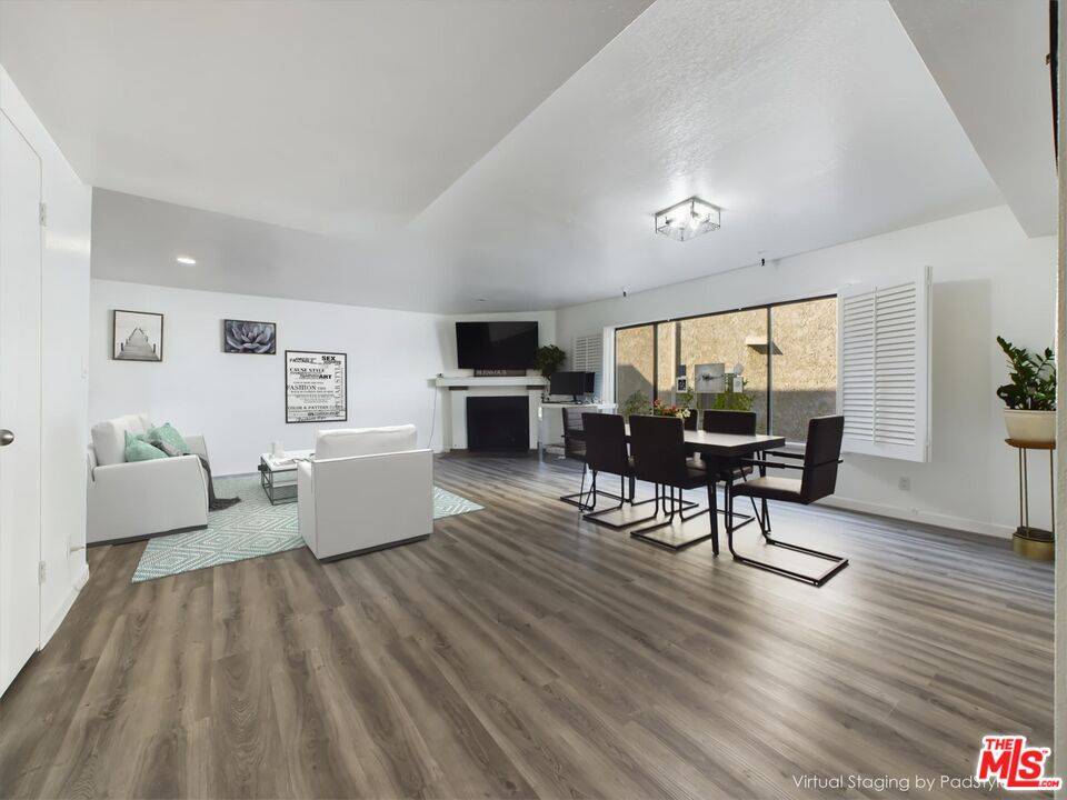 Sherman Oaks, CA 91403,4551 Kester Ave #1