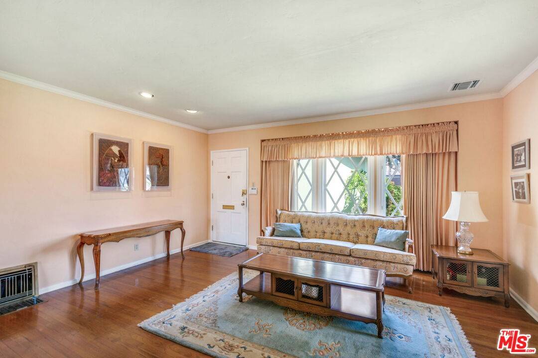 Los Angeles, CA 90043,4605 Mioland Dr