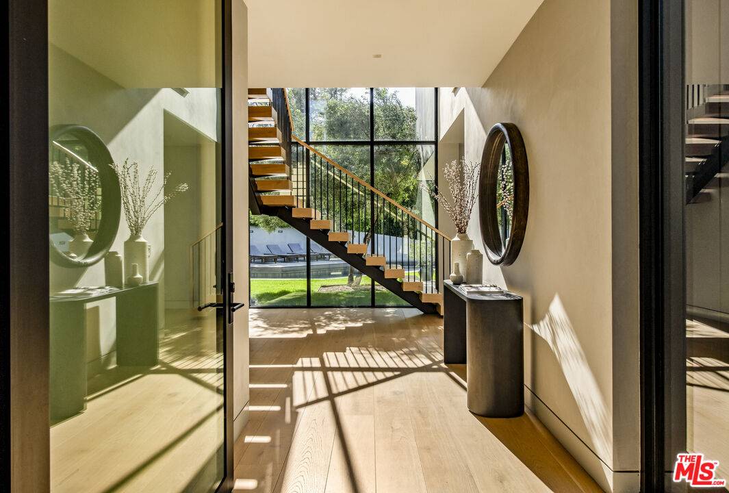 Malibu, CA 90265,28869 Selfridge Dr