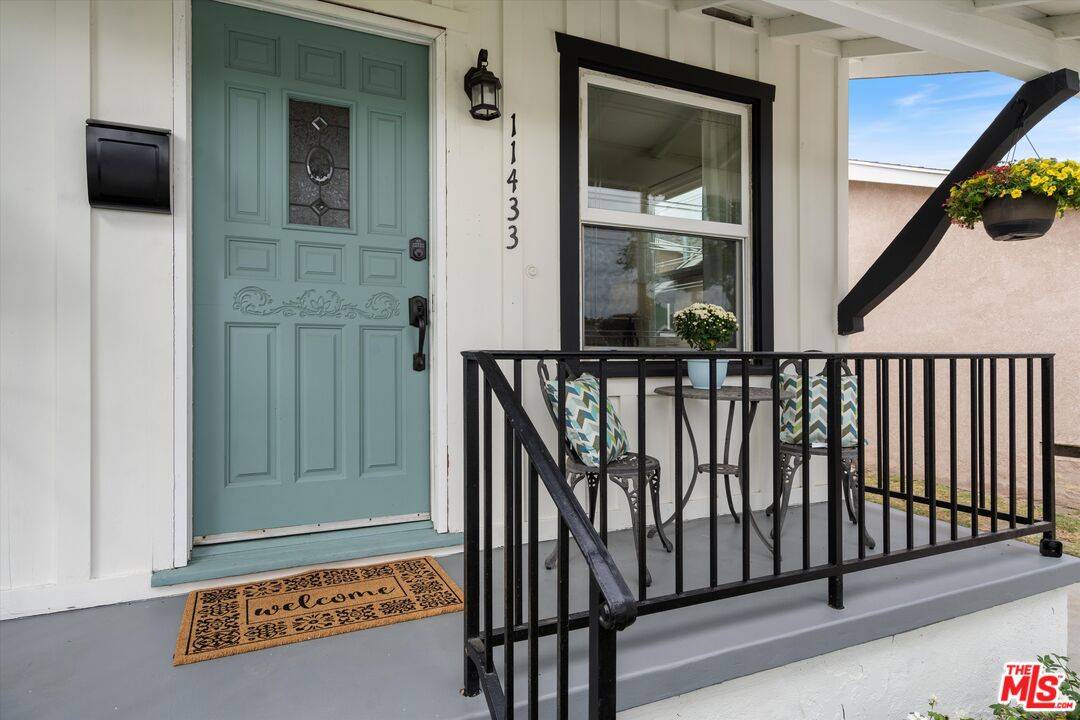 Lakewood, CA 90715,11433 214th St