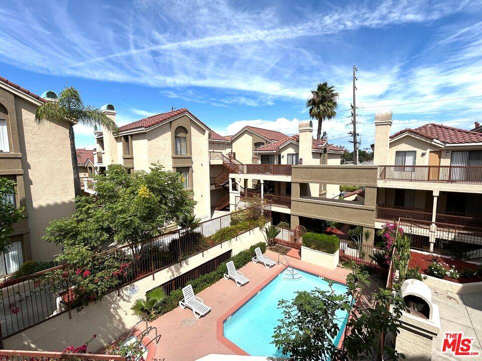 Paramount, CA 90723,8356 Gardendale St