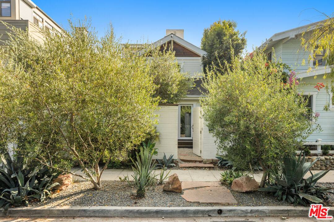 Venice, CA 90291,1210 Cabrillo Ave