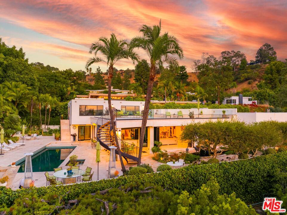 Beverly Hills, CA 90210,1821 Loma Vista Dr