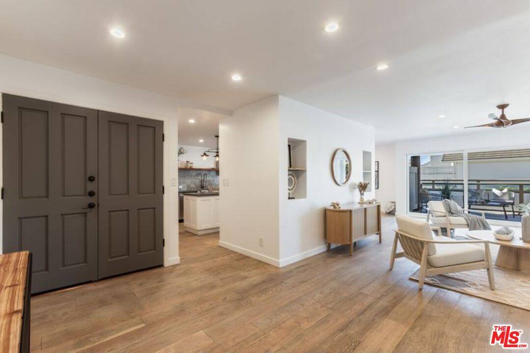 Marina Del Rey, CA 90292,4300 Via Dolce #102