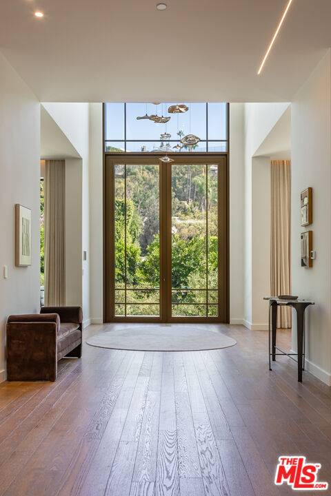 Los Angeles, CA 90069,1395 N Doheny Dr