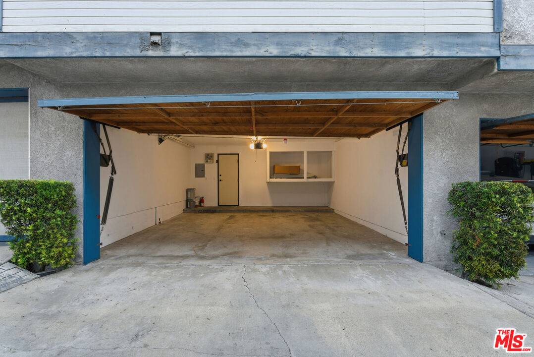 Inglewood, CA 90302,519 E Hazel St #11