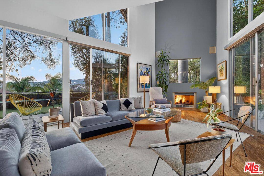 Los Angeles, CA 90039,1962 Micheltorena St