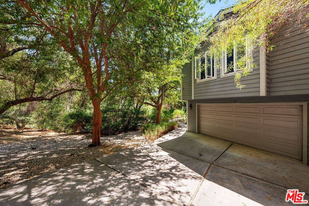 Topanga, CA 90290,22760 Chamera Ln