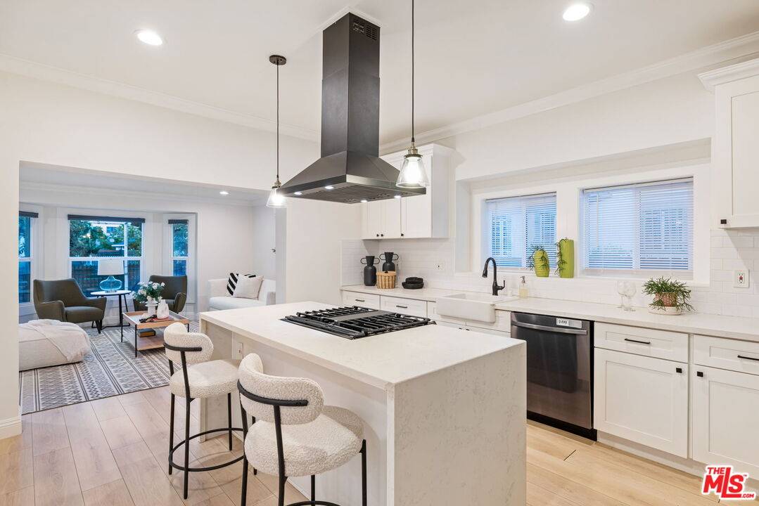 Los Angeles, CA 90018,1788 W 24th St