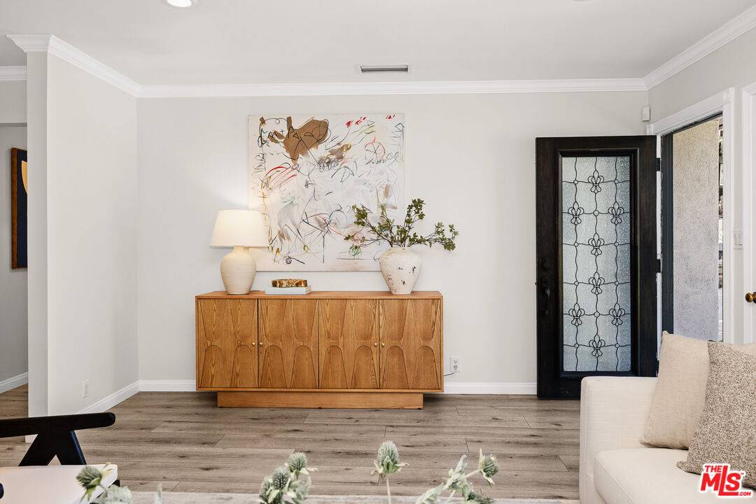 Pasadena, CA 91104,2212 E Crary St