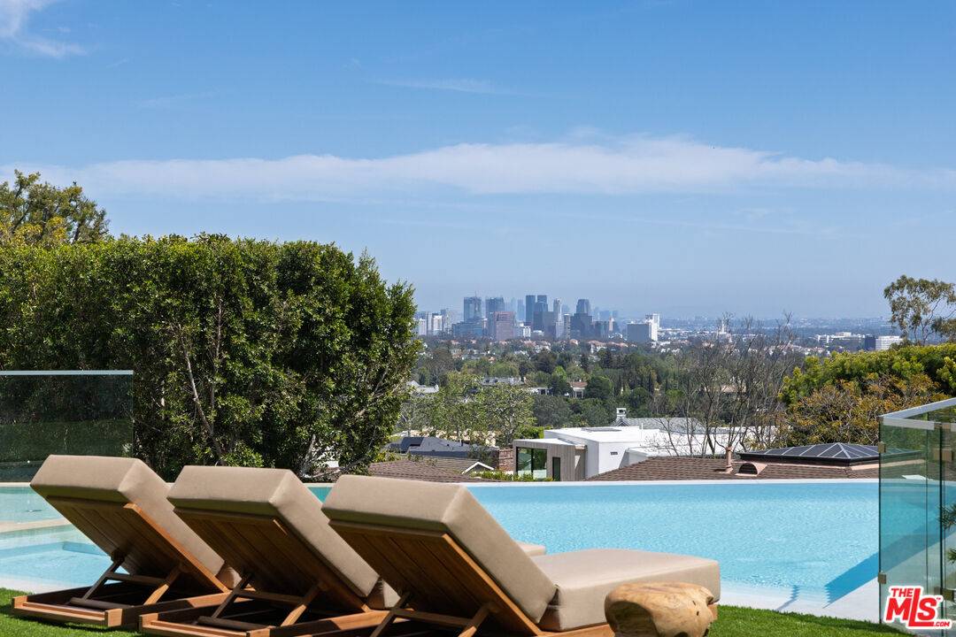 Pacific Palisades, CA 90272,1682 San Onofre Dr