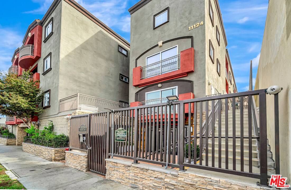 North Hollywood, CA 91601,11124 Burbank Blvd #311