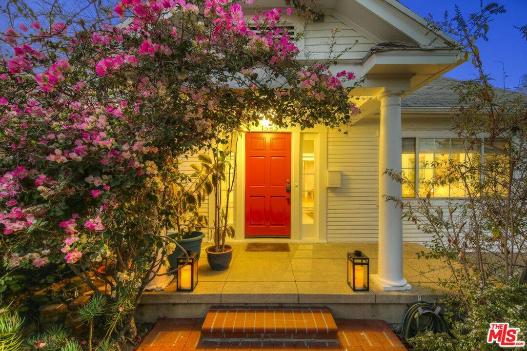 Los Angeles, CA 90026,1563 Lucretia AVE