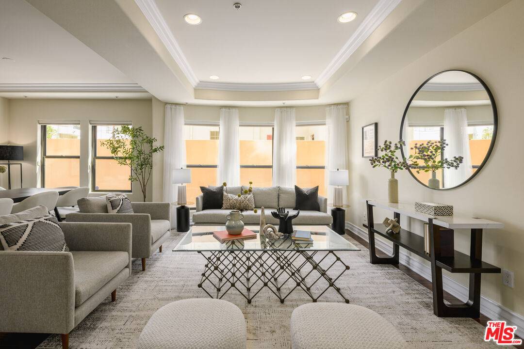 Studio City, CA 91604,12045 Hoffman St #105
