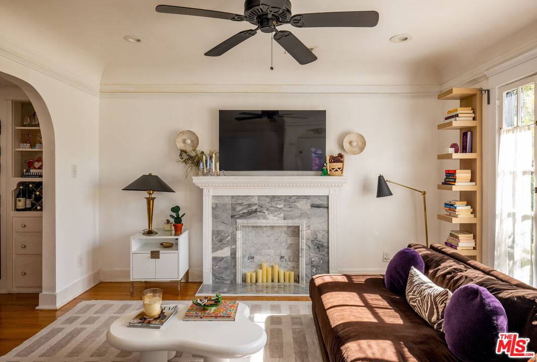 West Hollywood, CA 90046,1018 Havenhurst Dr