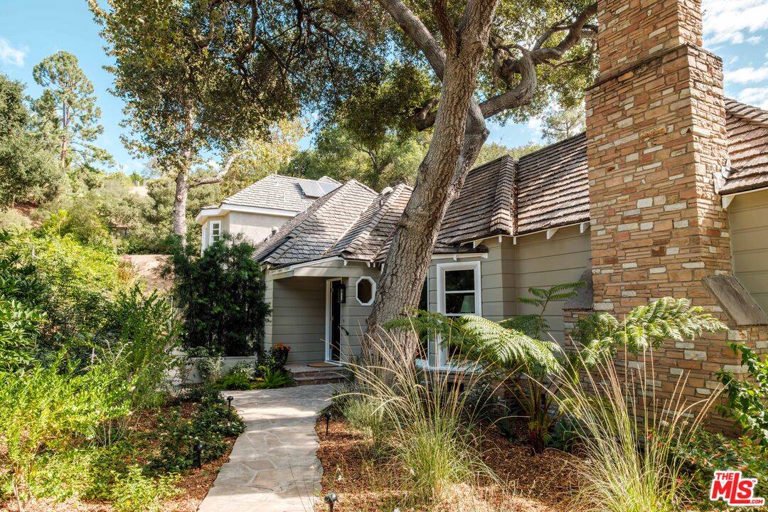 Glendale, CA 91206,2528 Sleepy Hollow Dr