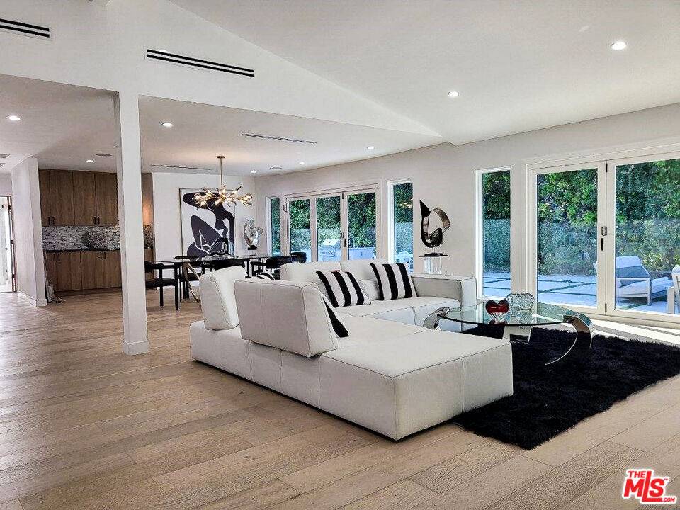 Encino, CA 91316,17227 Benner Pl